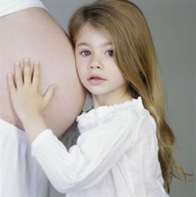 Kimioterapia gjatë shtatzënisë nuk dëmton foshnjat